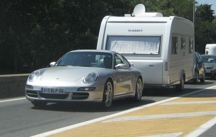 Porsche997caravan.jpg